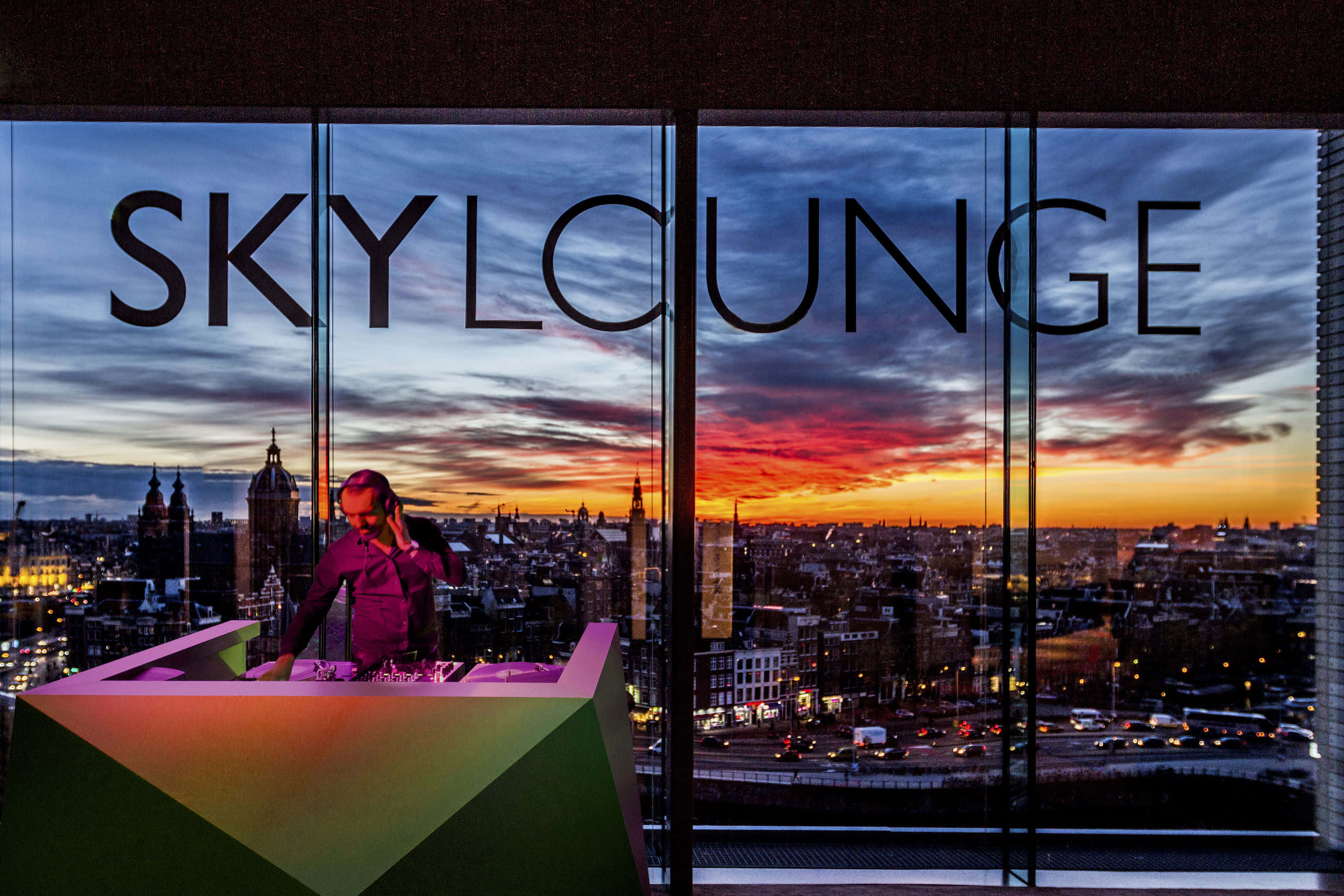 Skylounge South 8