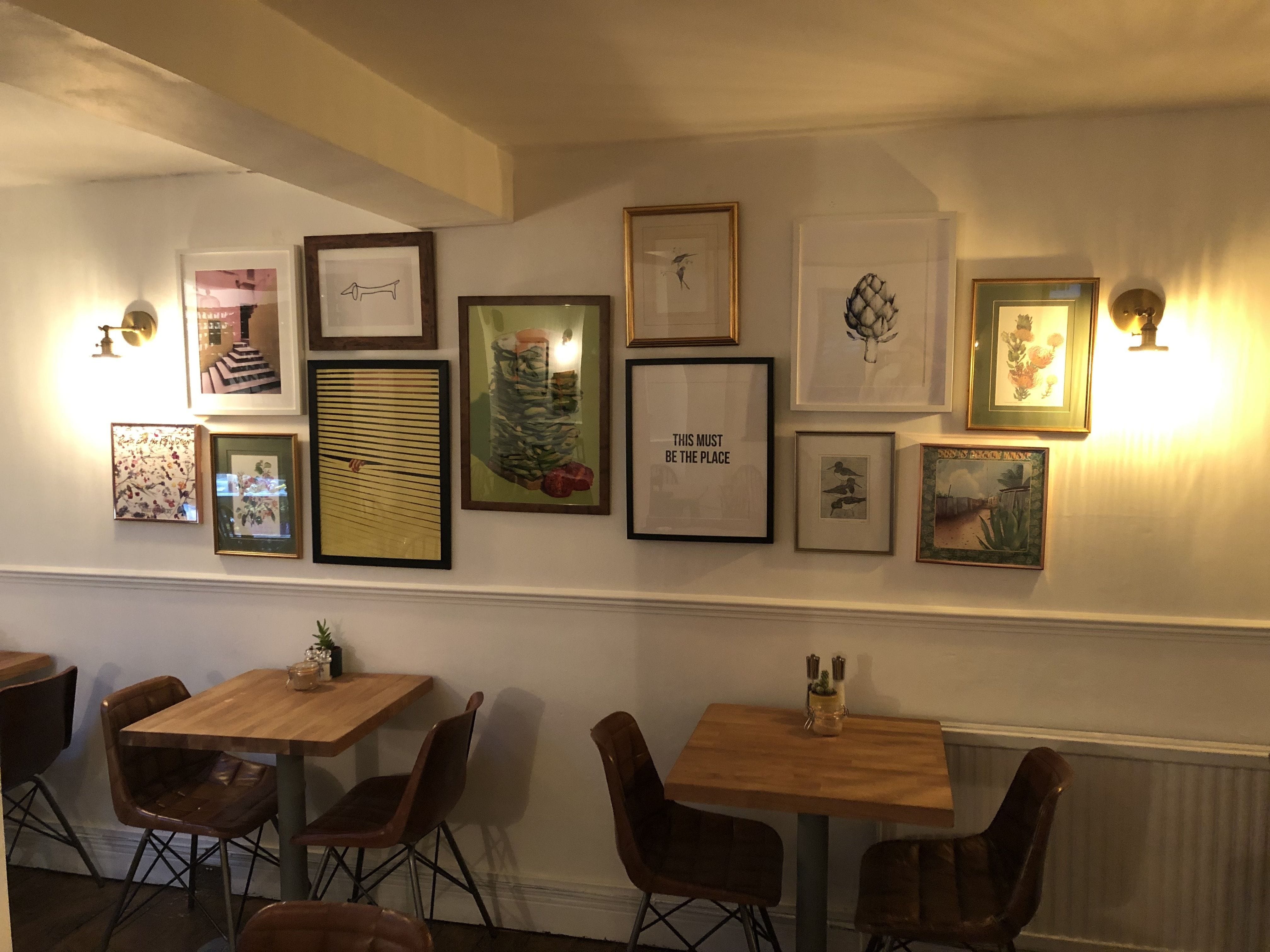 Dining Room and Bar 4