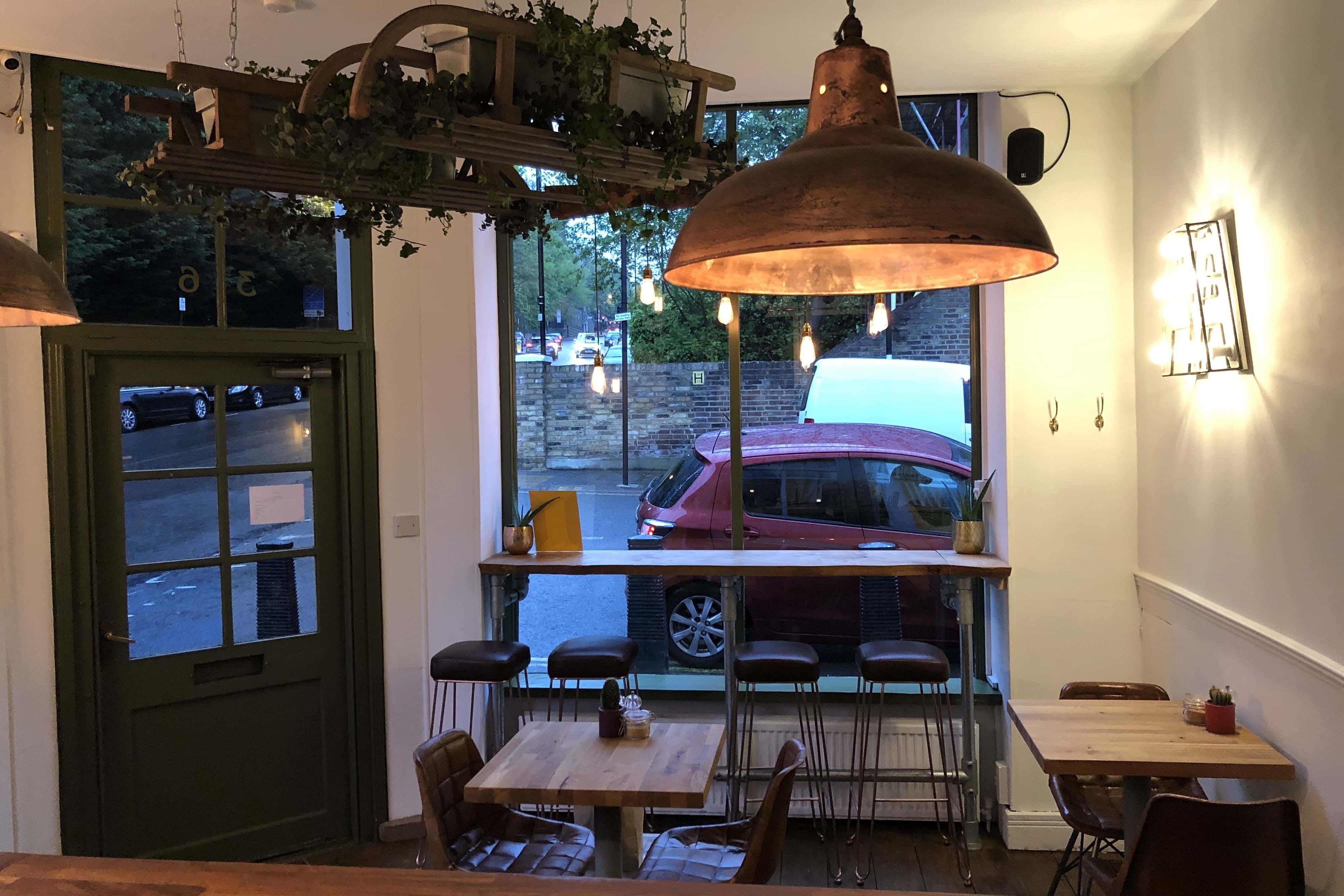 Dining Room and Bar 6