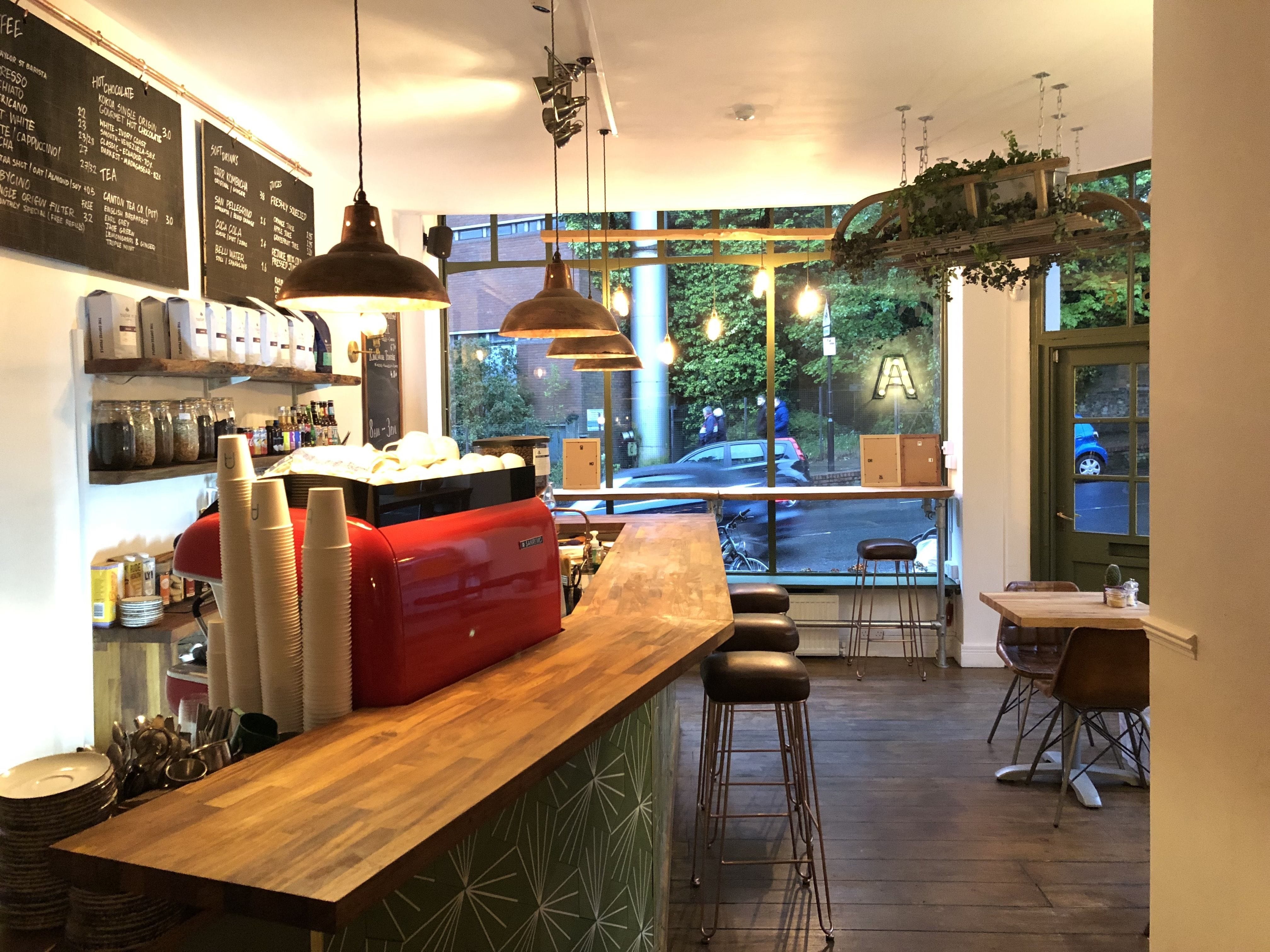 Dining Room and Bar 8