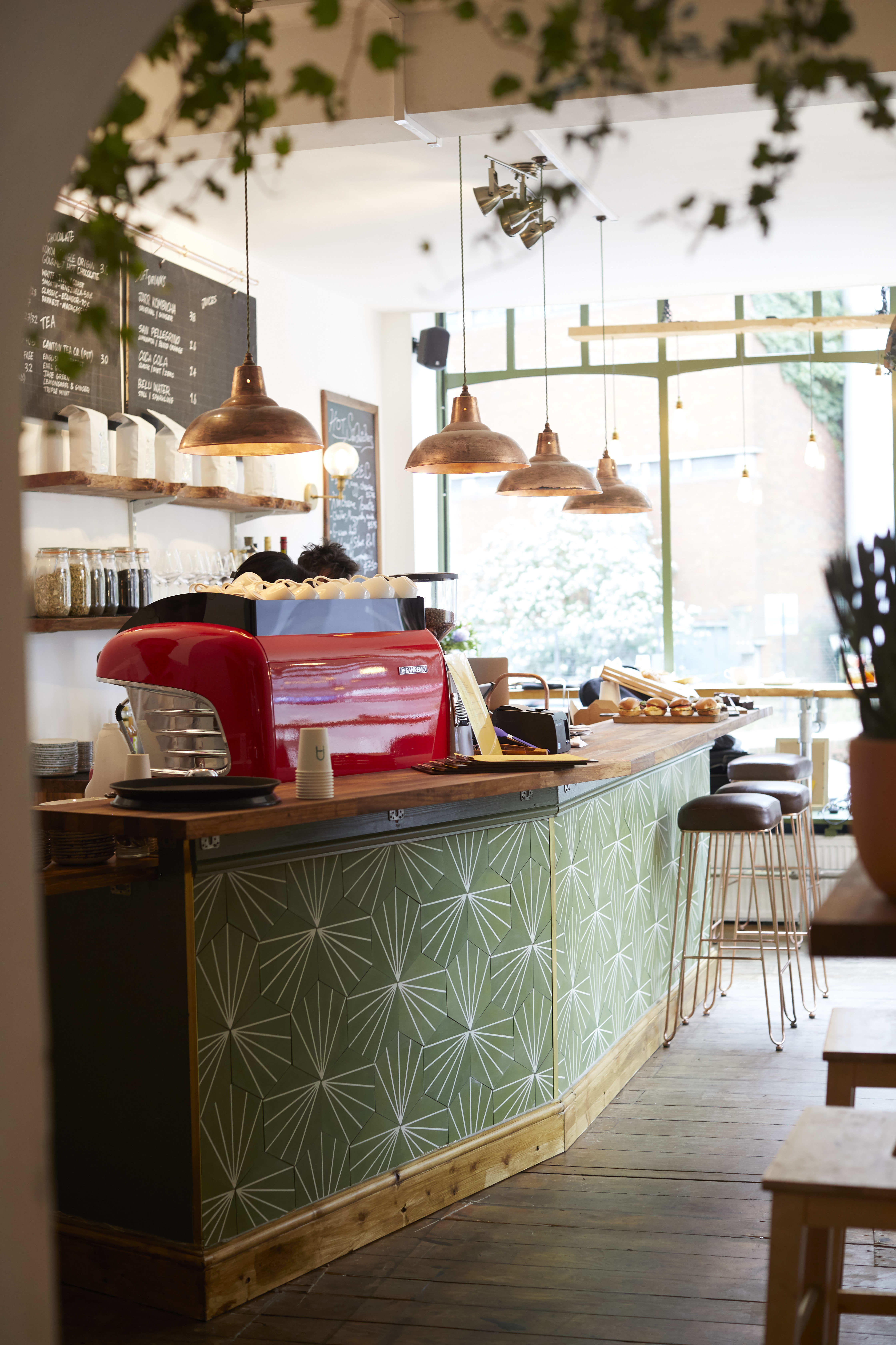 Dining Room and Bar 16