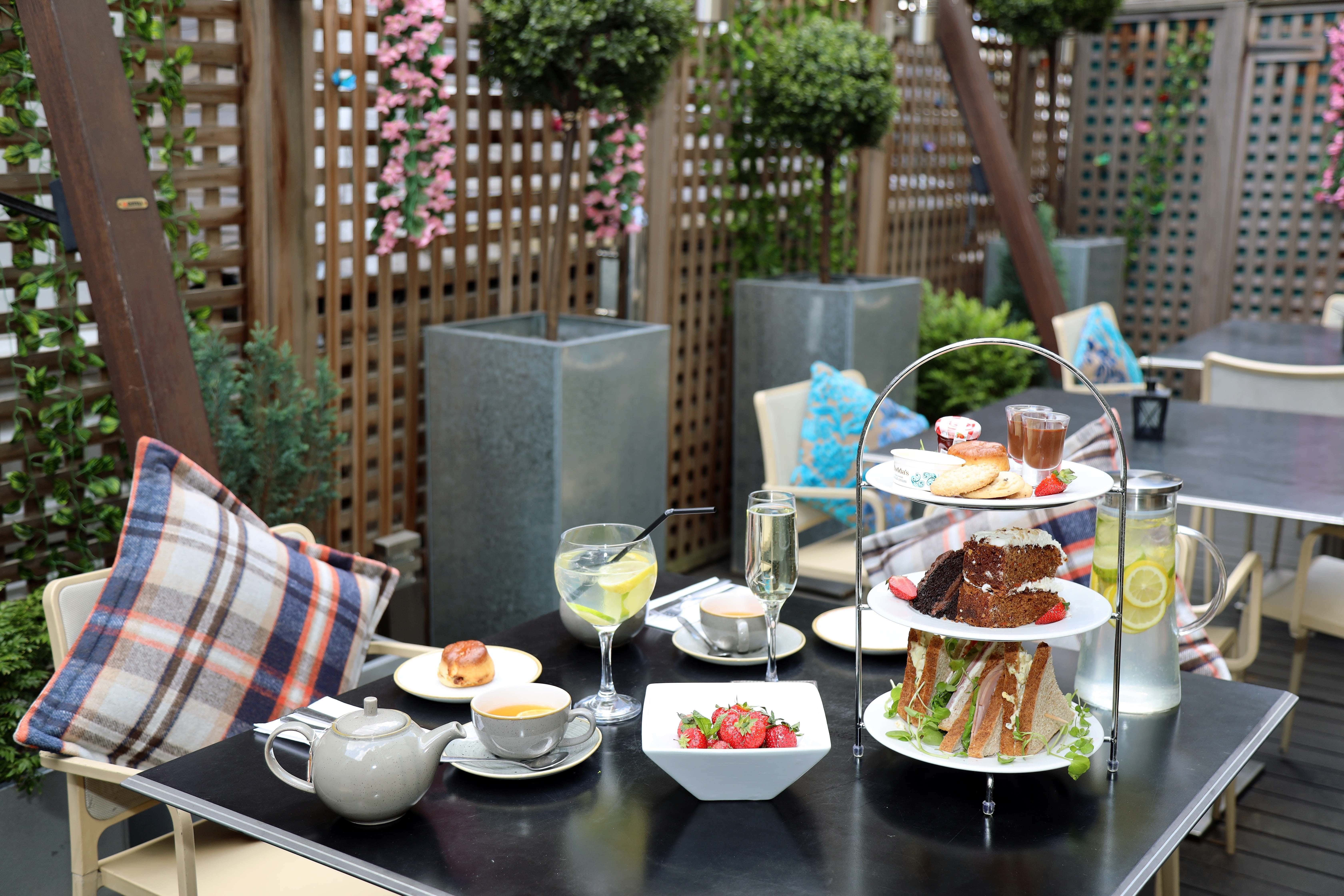 Outdoor Private Lunches 3