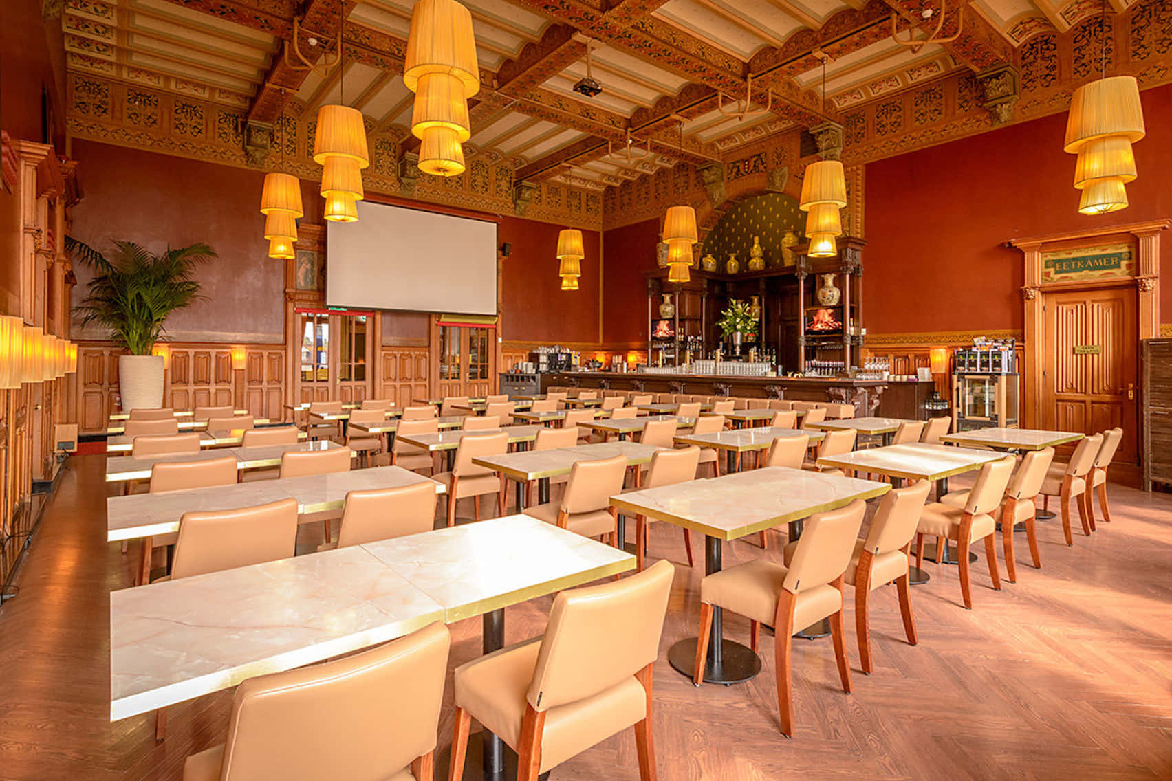 The First Class Waiting Room 6