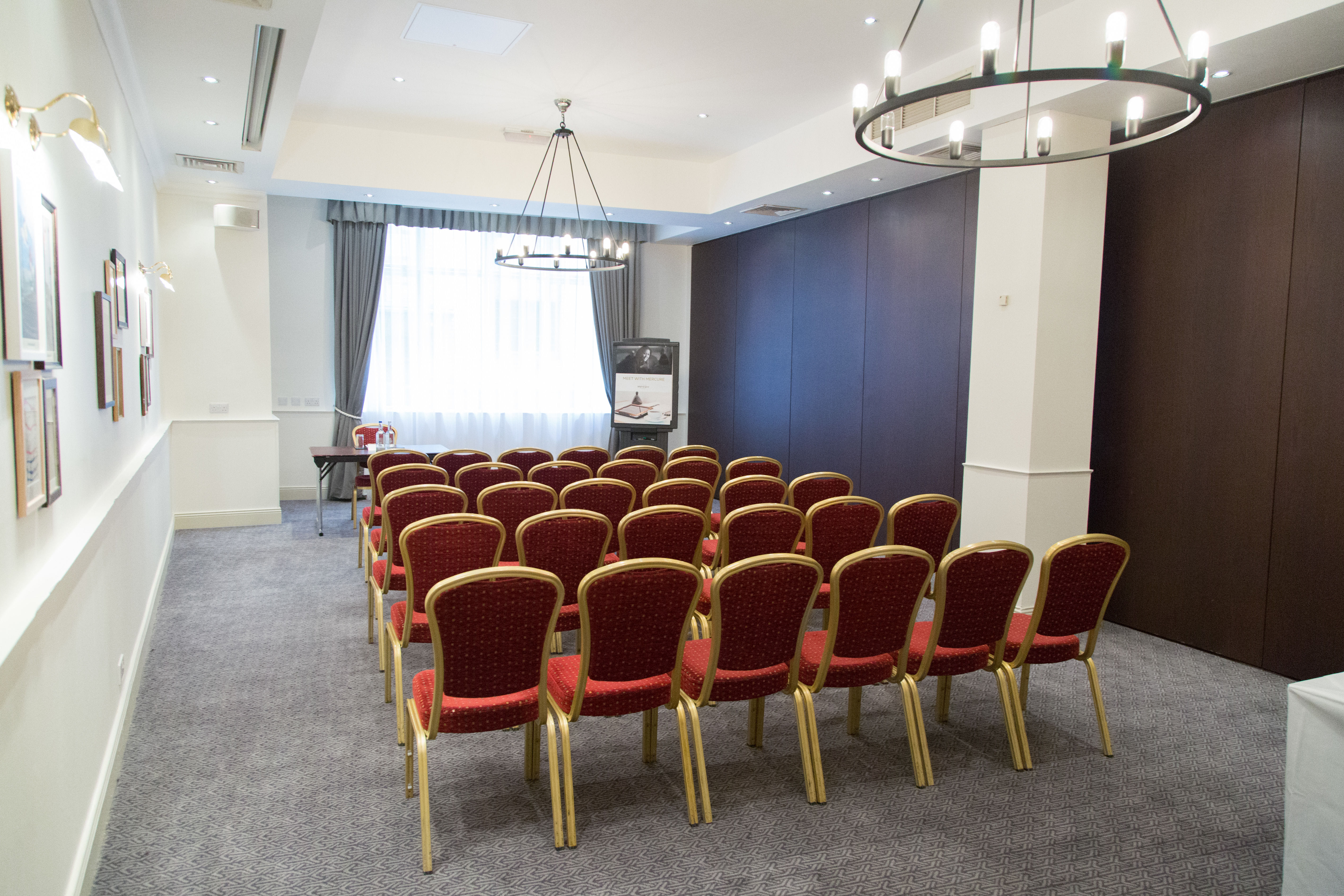 Duchess Suite Small 2