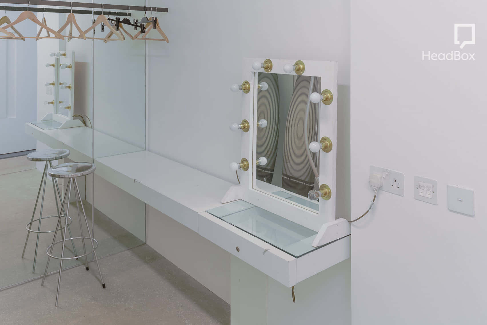 Afternoon Hire, Studio 1 11